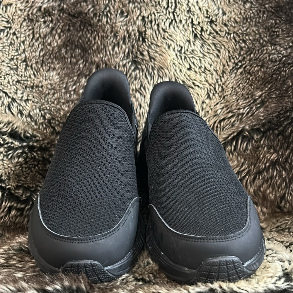 Men’s Skechers Hands Free Swift Fit Shoes - Picture 8 of 14